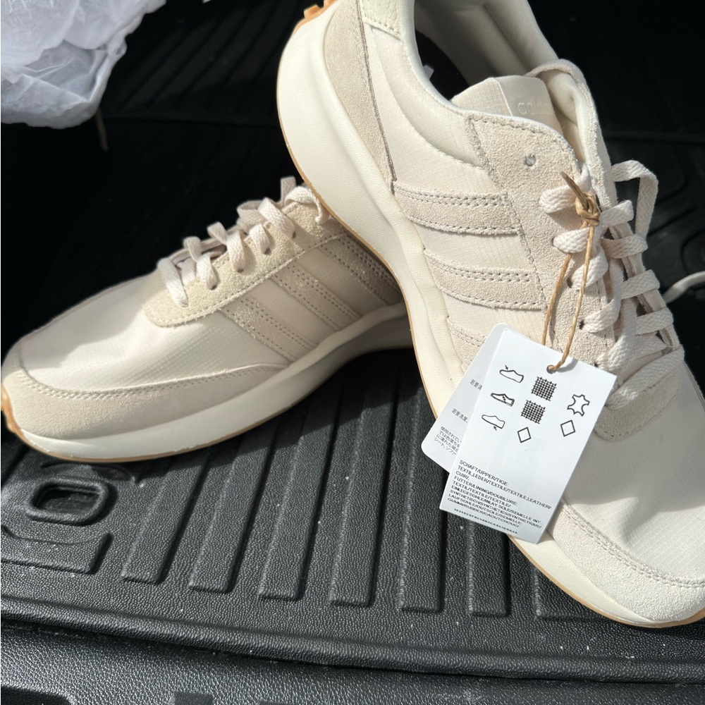 adidas run 70 Off-White/Beige sneaker